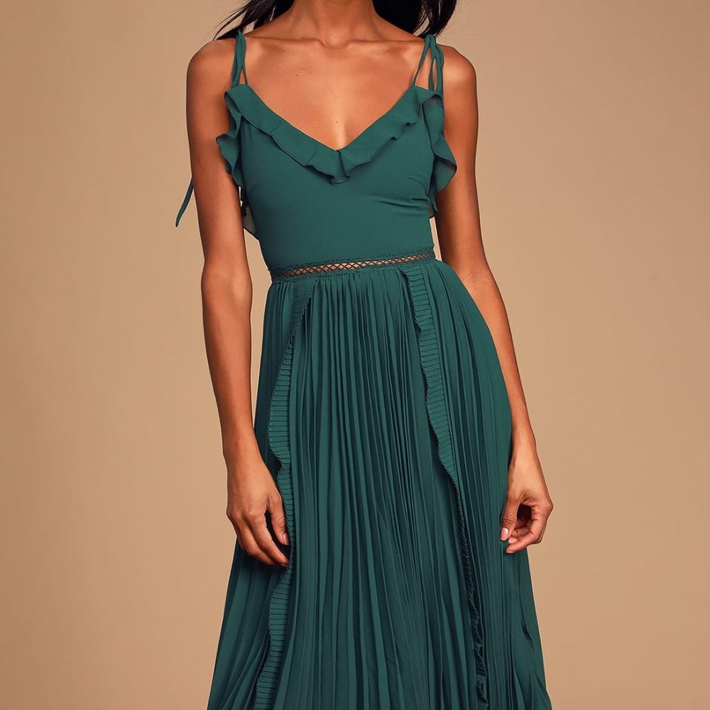 Lulu's Never a Dull Moment Emerald Green Tie-Strap Pleated Midi Dress